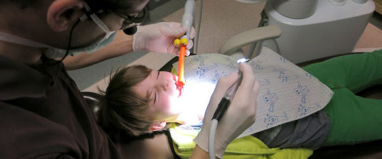 Zahnarzt Dr. Mruk Kinder Zahnbehandlung